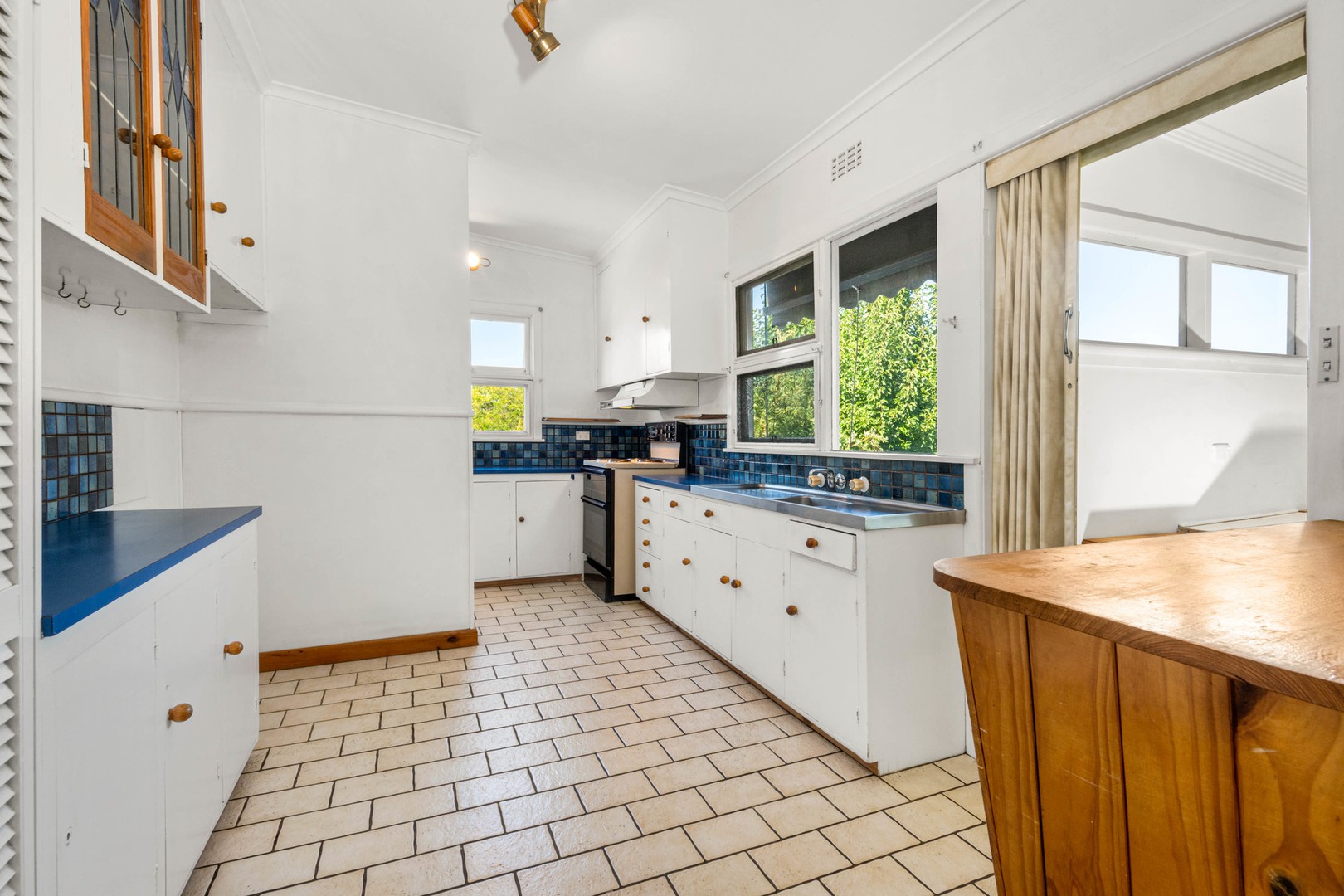 12 Roncliffe Road, Highton, VIC 3216, Highton - Thumbnail 5