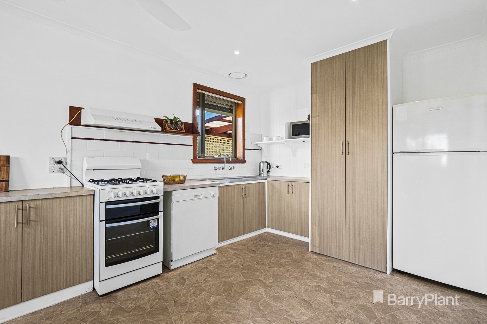 12 Rosebud Crescent, Broadmeadows, VIC 3047, Broadmeadows - Thumbnail 4