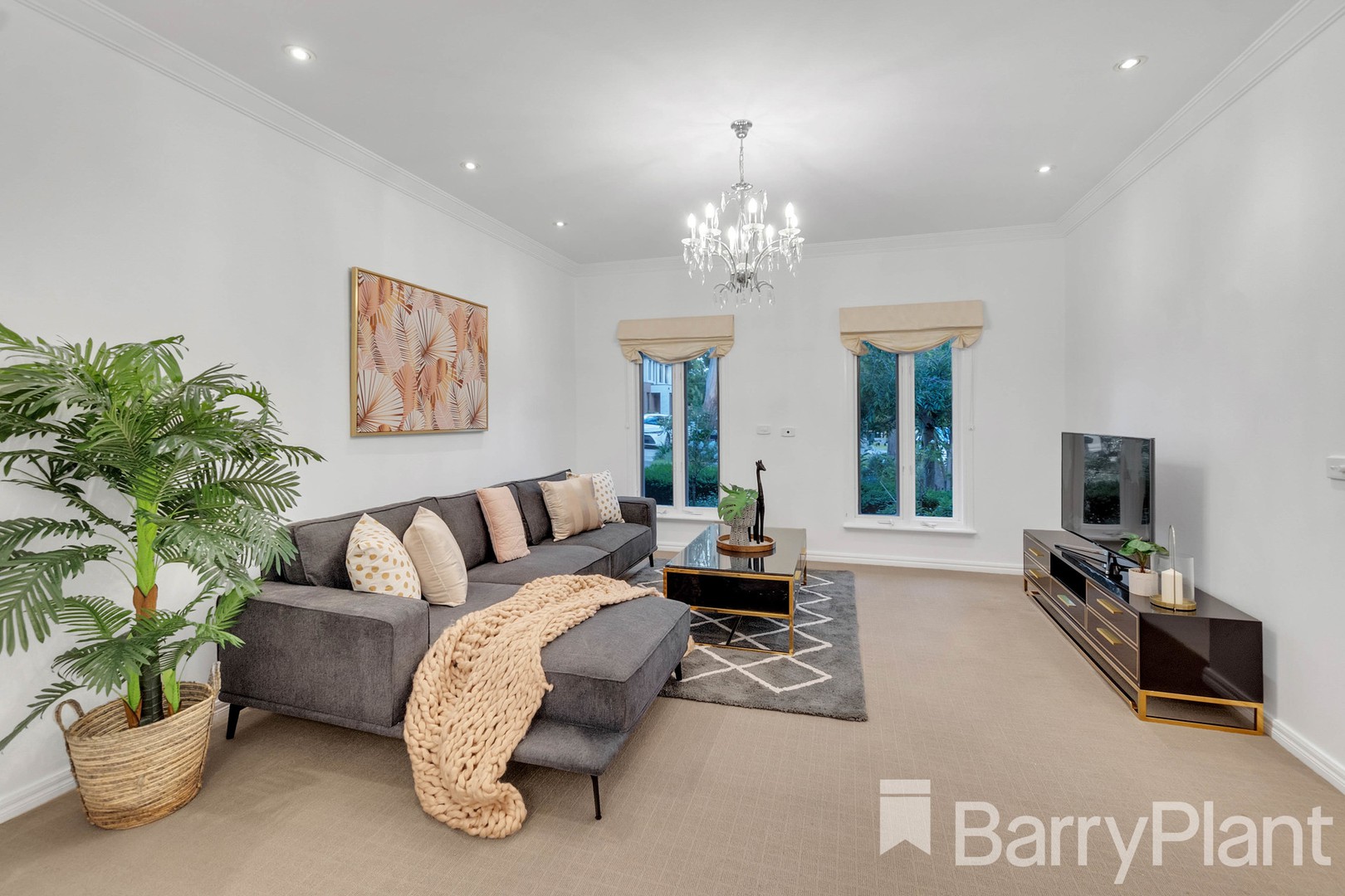 12 Russell CrescentMount Waverley, VIC 3149, Mount Waverley - Thumbnail 4