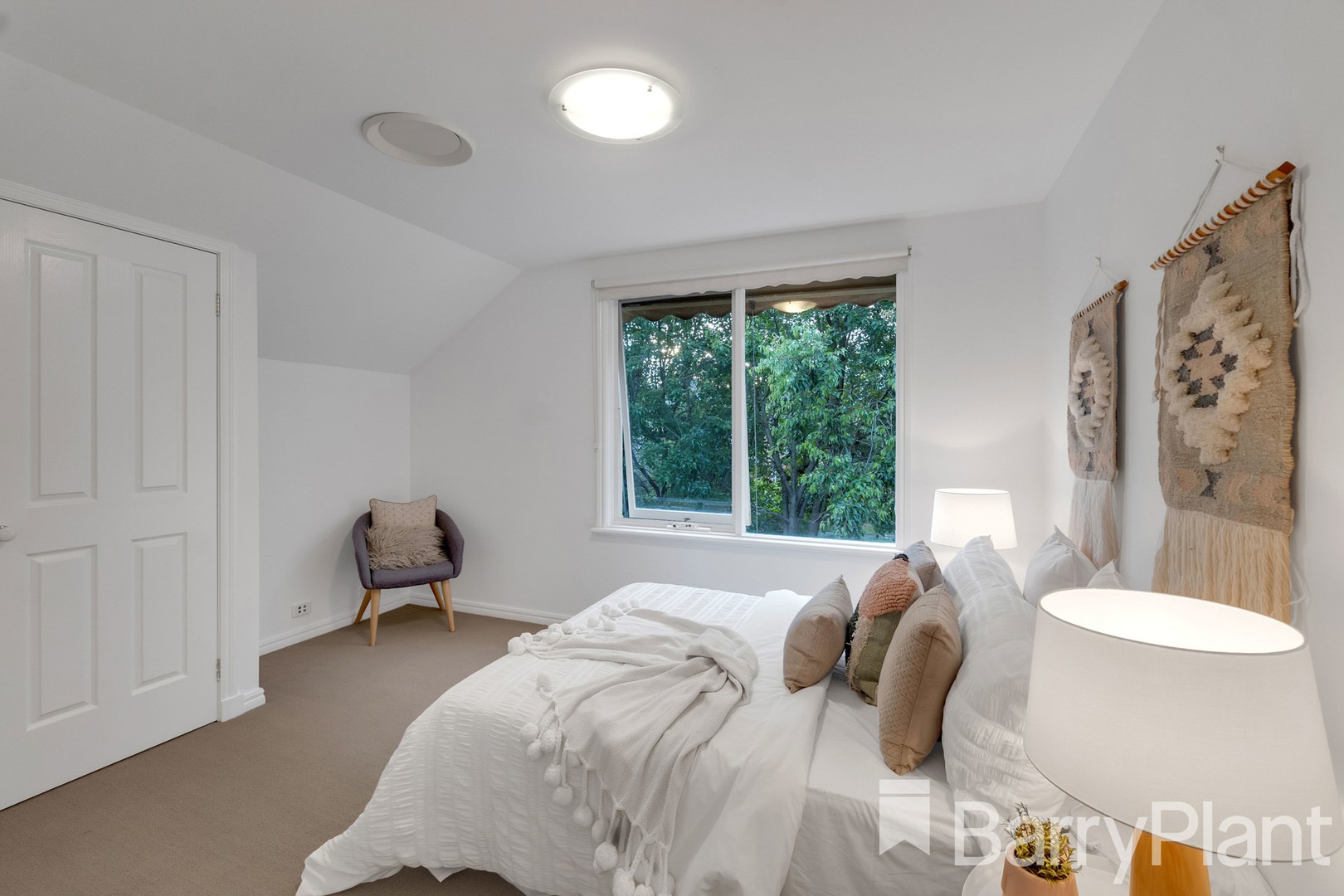12 Russell CrescentMount Waverley, VIC 3149, Mount Waverley - Thumbnail 8