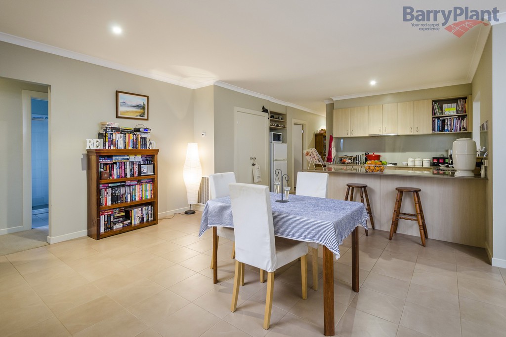 12 Sandhill Rise, Point Cook, VIC 3030, Point Cook - Thumbnail 4