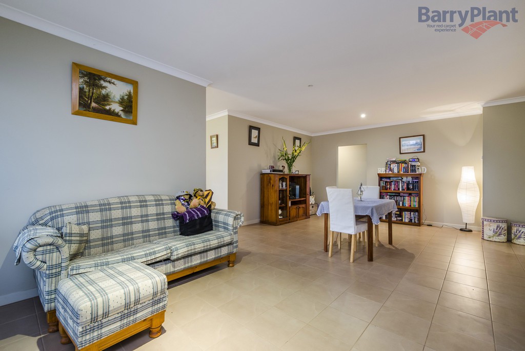 12 Sandhill Rise, Point Cook, VIC 3030, Point Cook - Thumbnail 6