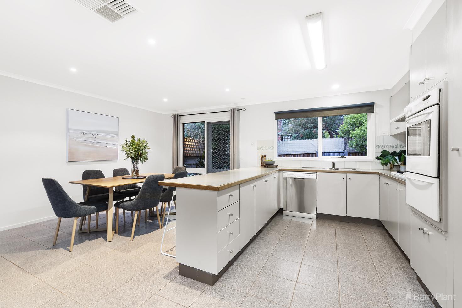 12 Sandhurst Court, Eltham, VIC 3095, Eltham - Thumbnail 3