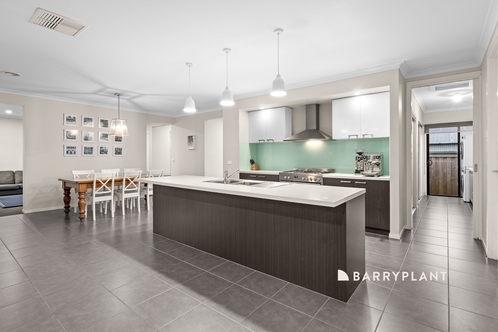 12 Sandstock Drive, Warragul, VIC 3820, Warragul - Thumbnail 2