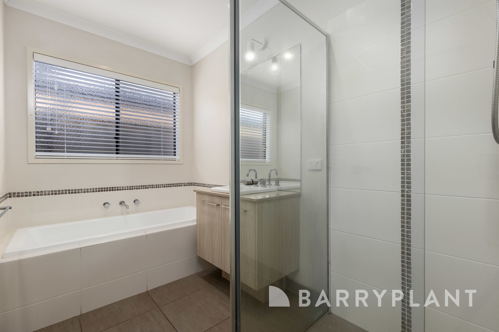 12 Santorini Crescent, Point Cook, VIC 3030, Point Cook - Thumbnail 4