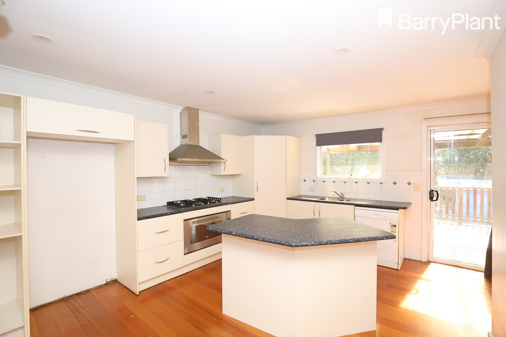 12 Seacrest Avenue, Seaford, VIC 3198, Seaford - Thumbnail 3