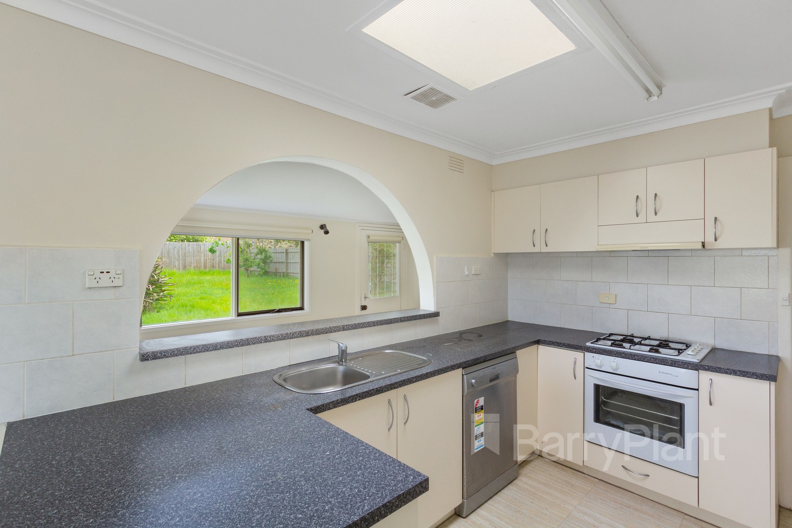 12 Seaforth Road, Wantirna South, VIC 3152, Wantirna South - Thumbnail 3