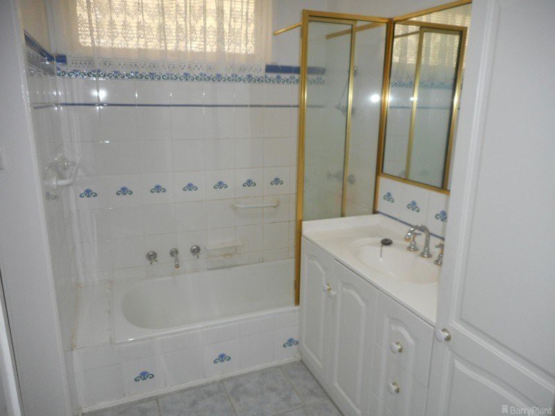 12 Seares Drive, Ringwood East, VIC 3135, Ringwood East - Thumbnail 3