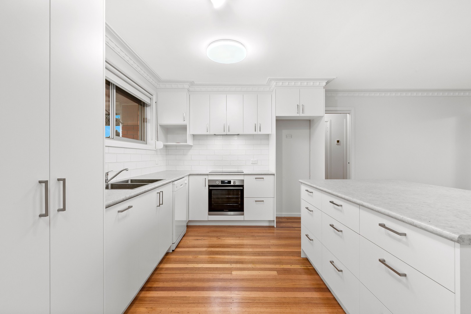 12 Sharpes Road, Watsonia, VIC 3087, Watsonia - Thumbnail 4