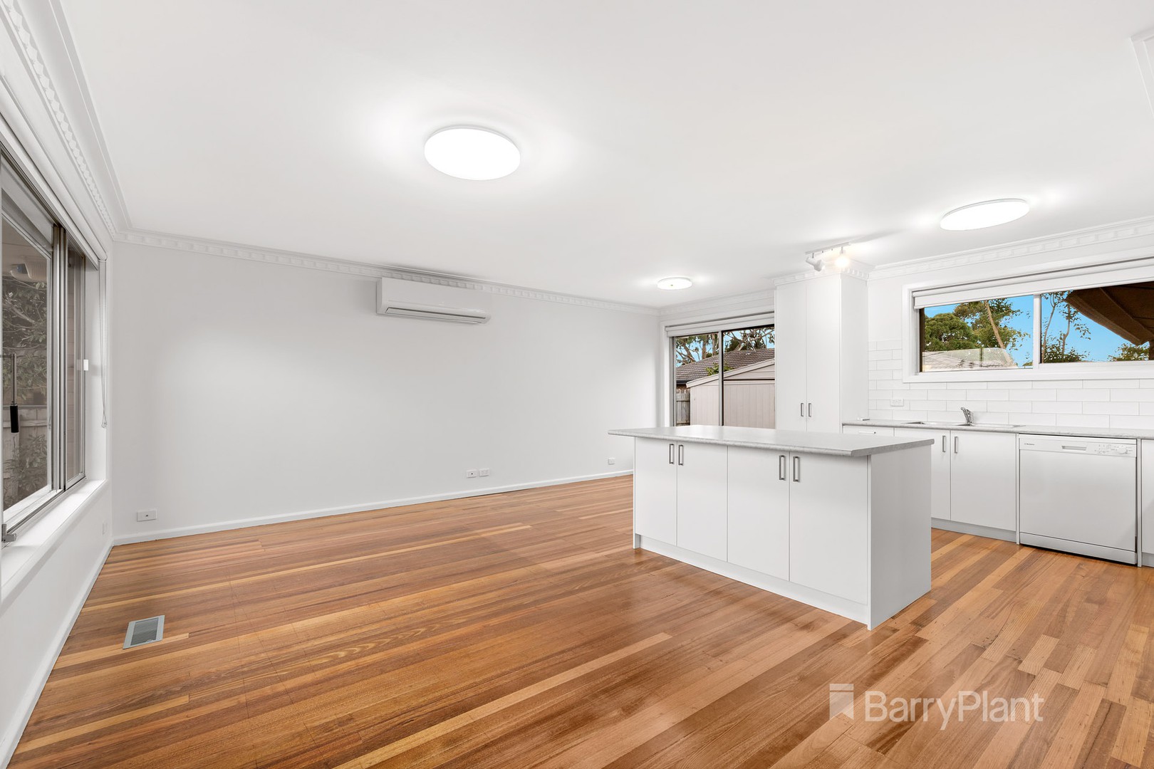12 Sharpes Road, Watsonia, VIC 3087, Watsonia North - Thumbnail 3