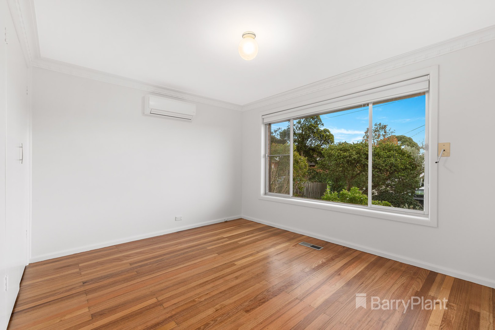 12 Sharpes Road, Watsonia, VIC 3087, Watsonia North - Thumbnail 4