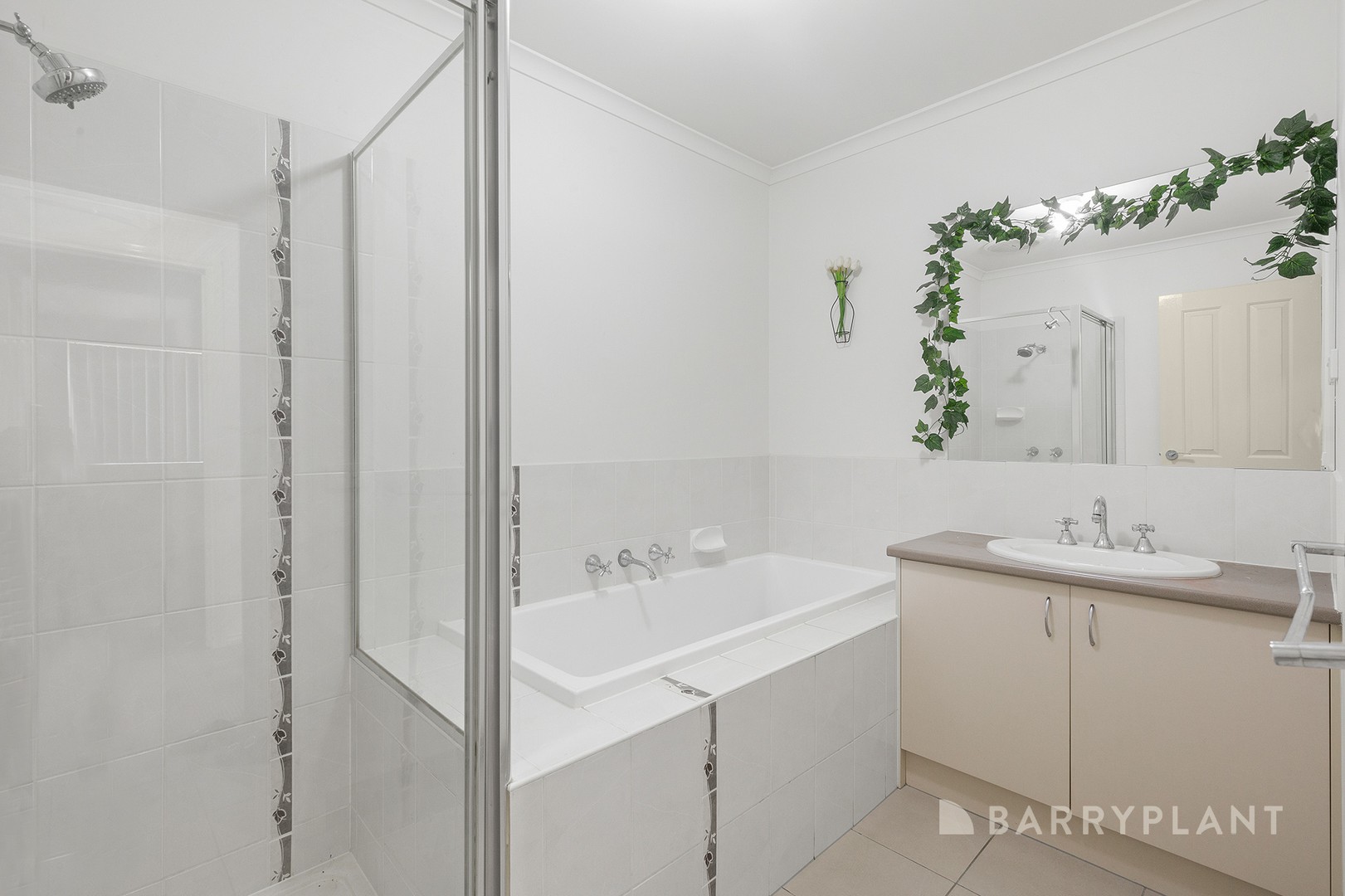 12 Sienna Way, Pakenham, VIC 3810, Pakenham - Thumbnail 6