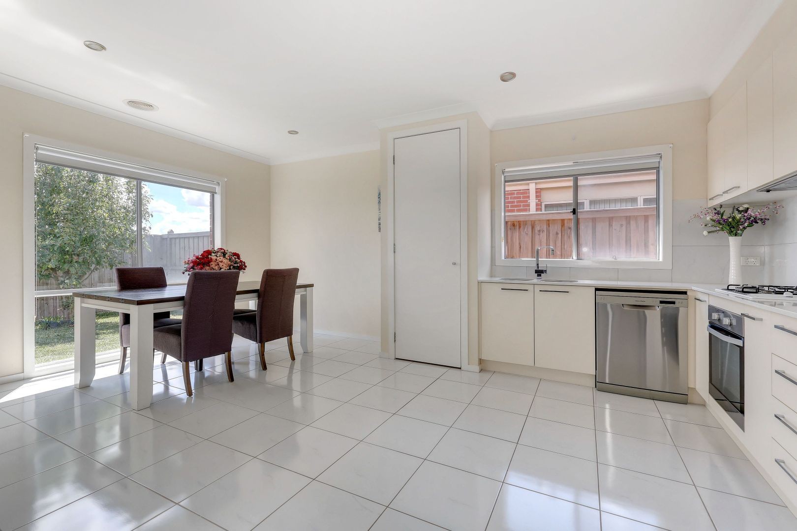 12 Silverwood Drive, Greenvale, VIC 3059, Greenvale - Thumbnail 3