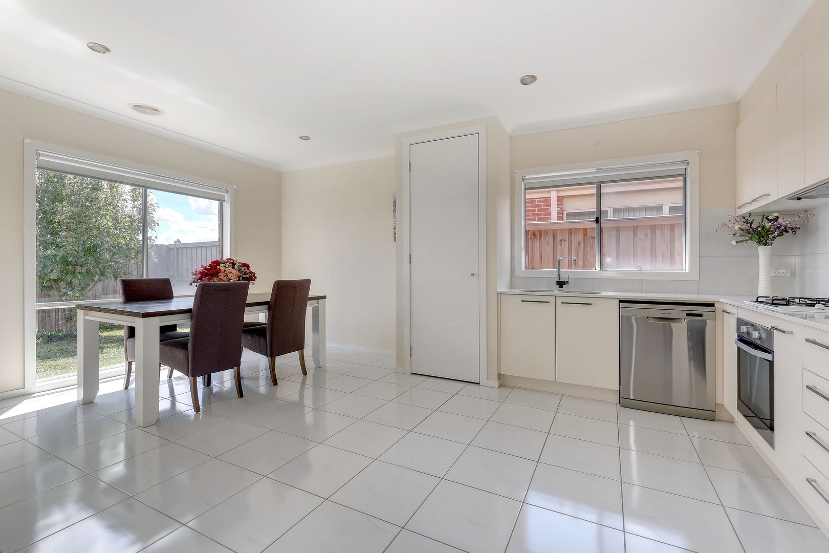 12 Silverwood Drive, Greenvale, VIC 3059, Greenvale - Thumbnail 4