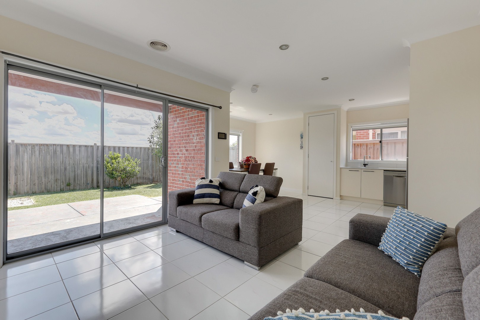 12 Silverwood Drive, Greenvale, VIC 3059, Greenvale - Thumbnail 5