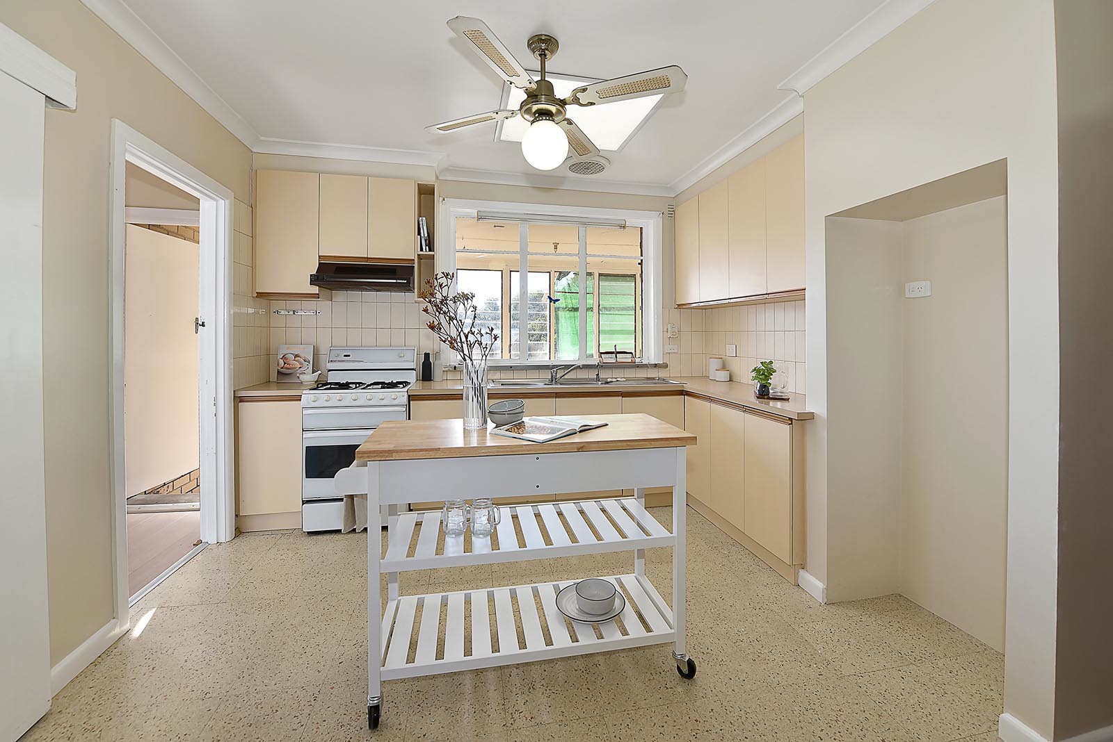 12 St John Court, Reservoir, VIC 3073, Reservoir - Thumbnail 5