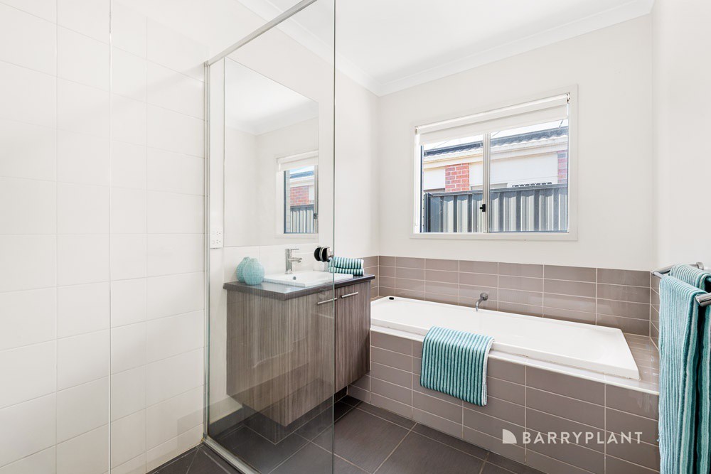 12 Steels Place, South Morang, VIC 3752, South Morang - Thumbnail 7