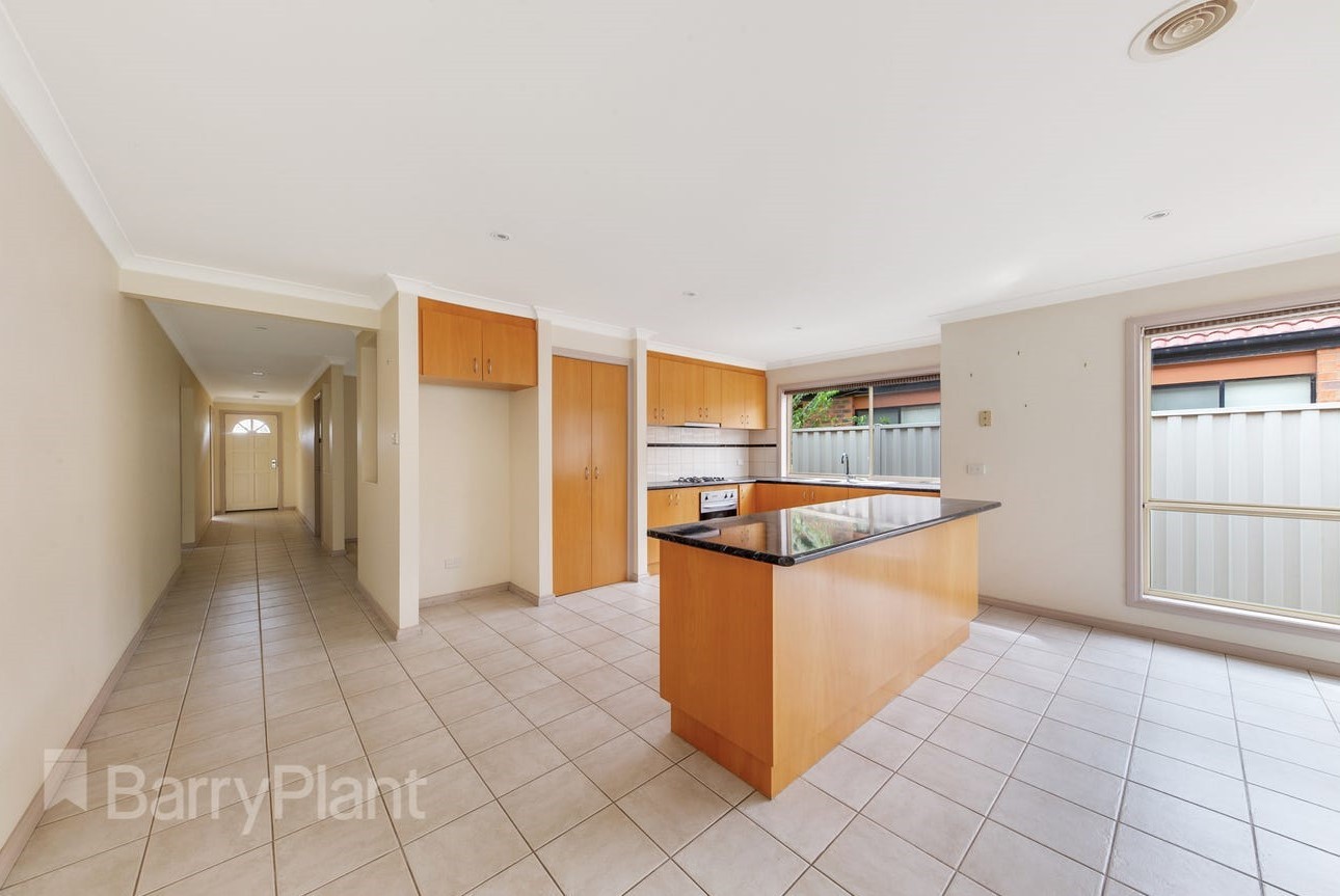 12 Stoneman Turn, Caroline Springs, VIC 3023 - Thumbnail 1 - 17/04/2023