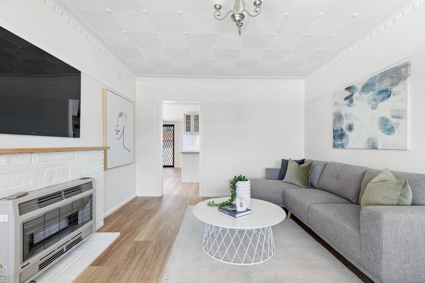 12 Stradbroke Drive, St Albans, VIC 3021, St Albans - Thumbnail 3