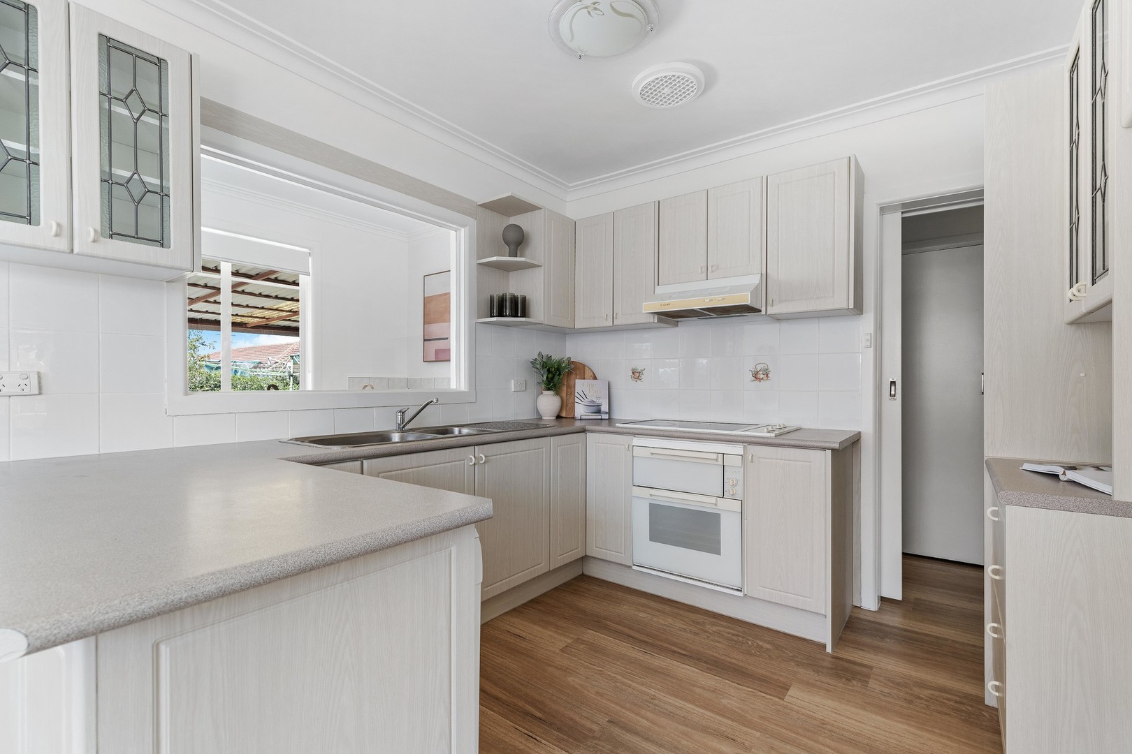 12 Stradbroke Drive, St Albans, VIC 3021, St Albans - Thumbnail 7