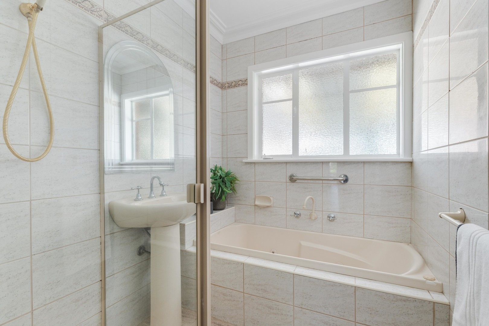 12 Stradbroke Drive, St Albans, VIC 3021, St Albans - Thumbnail 8