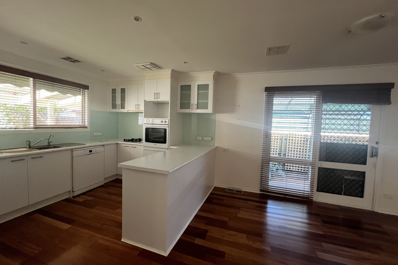 12 Stradbroke Way, Wyndham Vale, VIC 3024, Wyndham Vale - Thumbnail 4