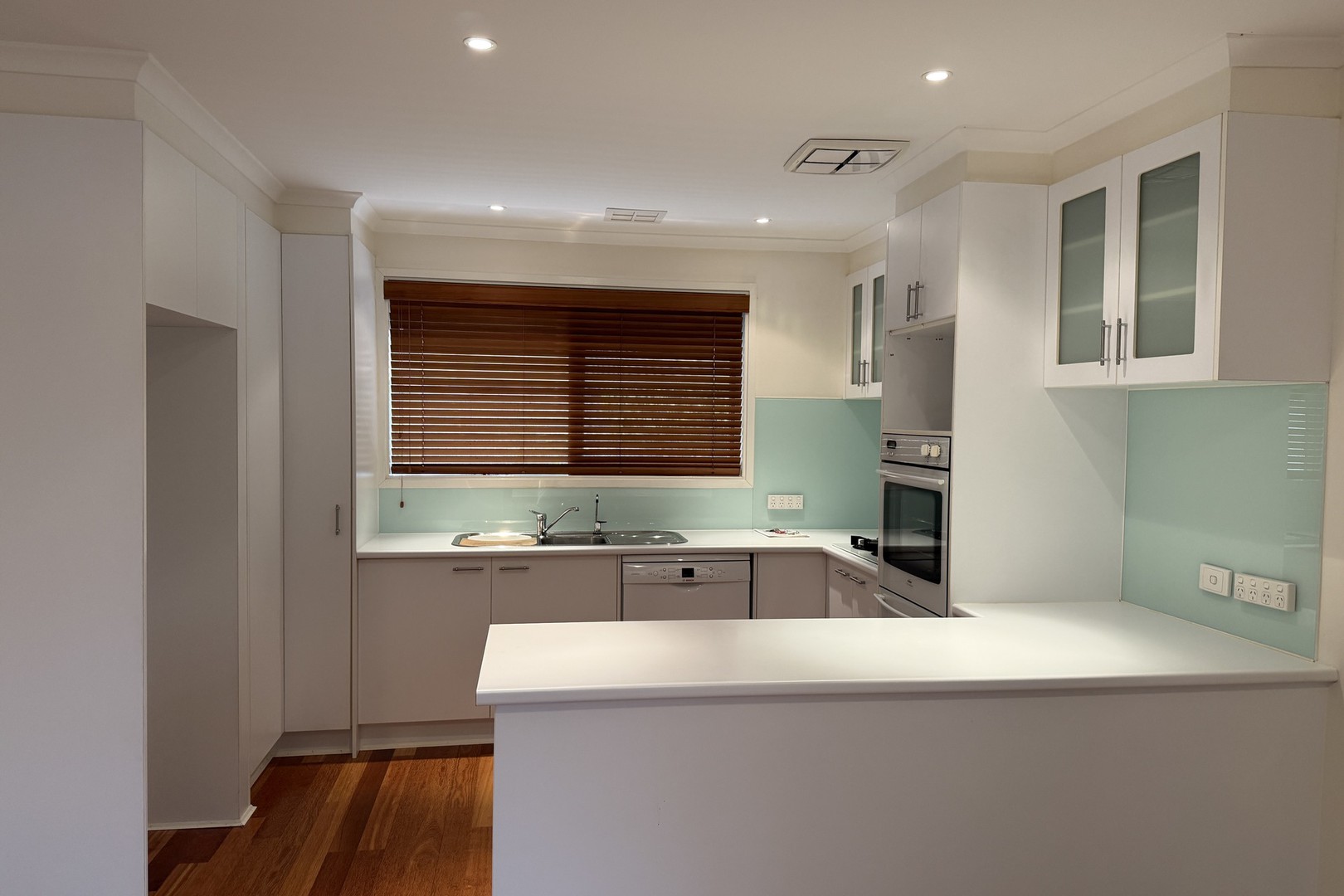 12 Stradbroke Way, Wyndham Vale, VIC 3024, Wyndham Vale - Thumbnail 3