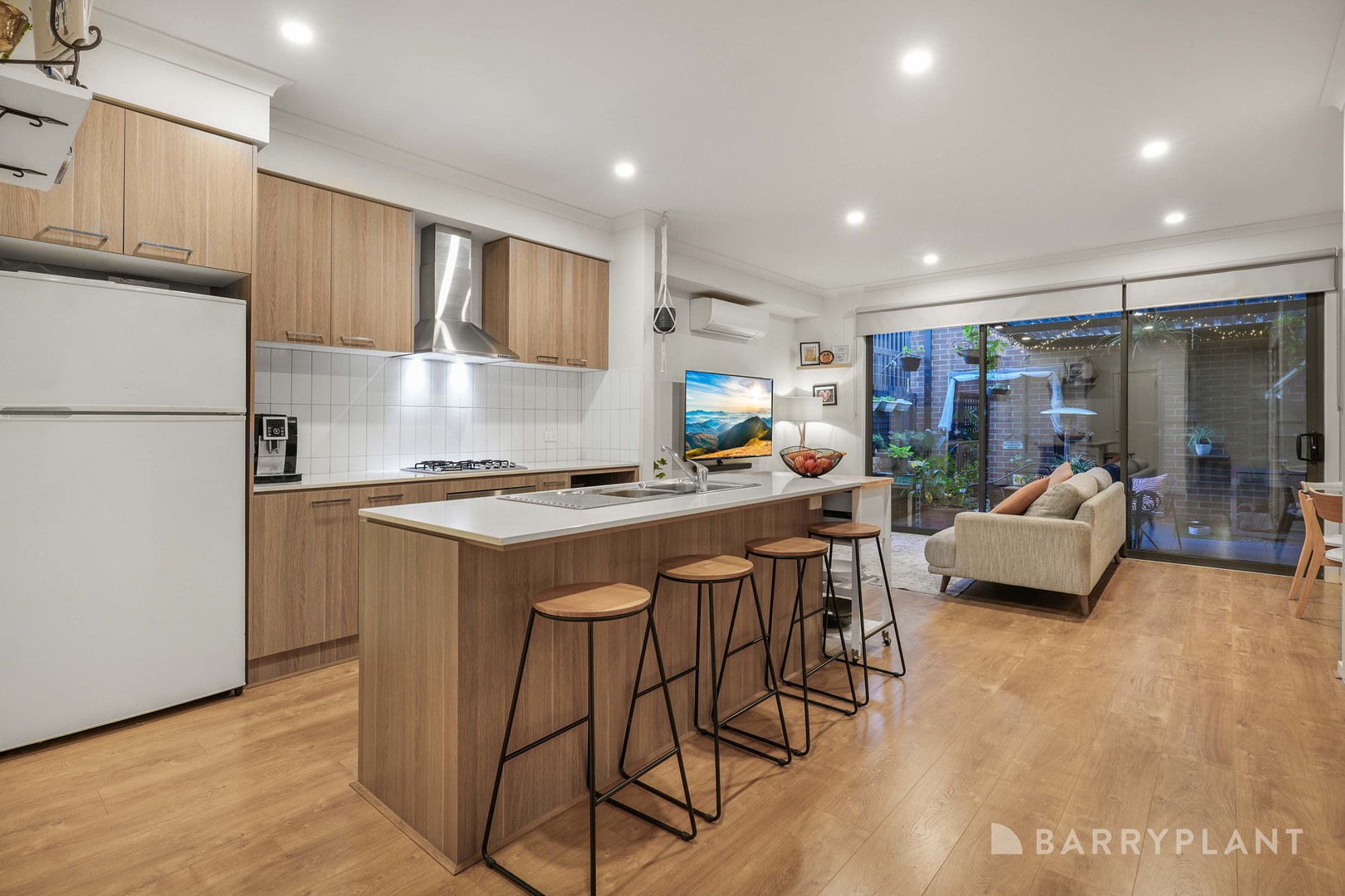 12 Stroud Road, Officer, VIC 3809 - Thumbnail 2 - 25/07/2025