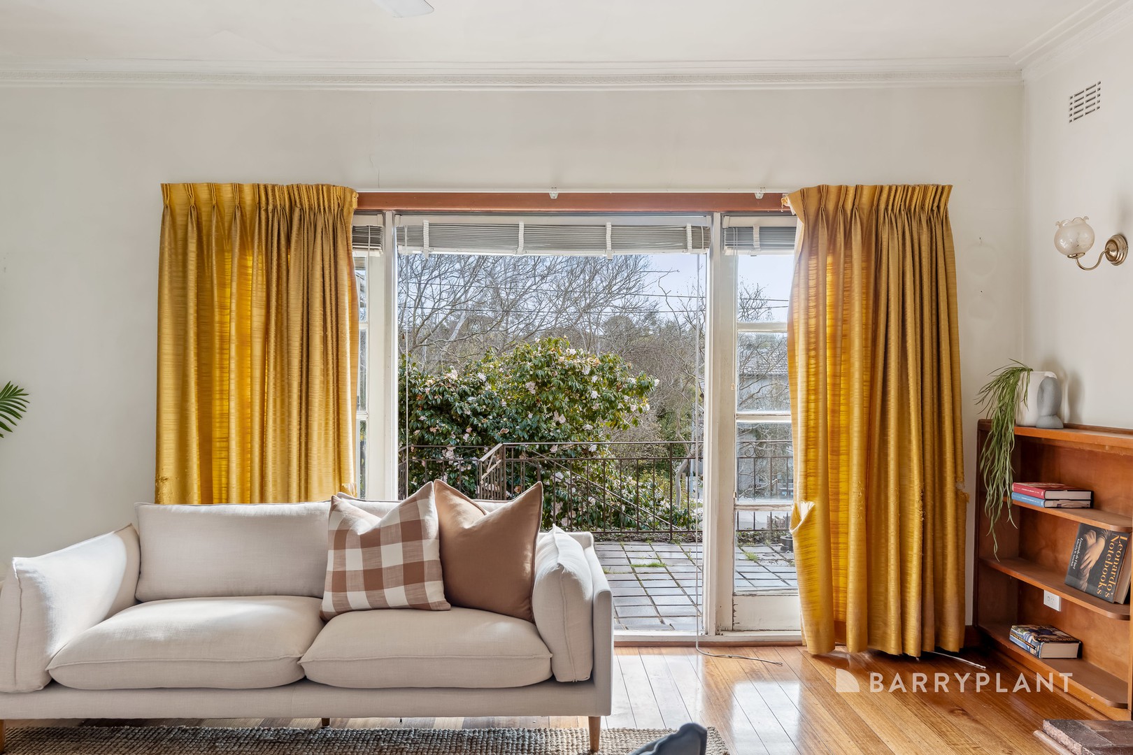 12 Sutton Parade, Mont Albert North, VIC 3129, Mont Albert North - Thumbnail 3