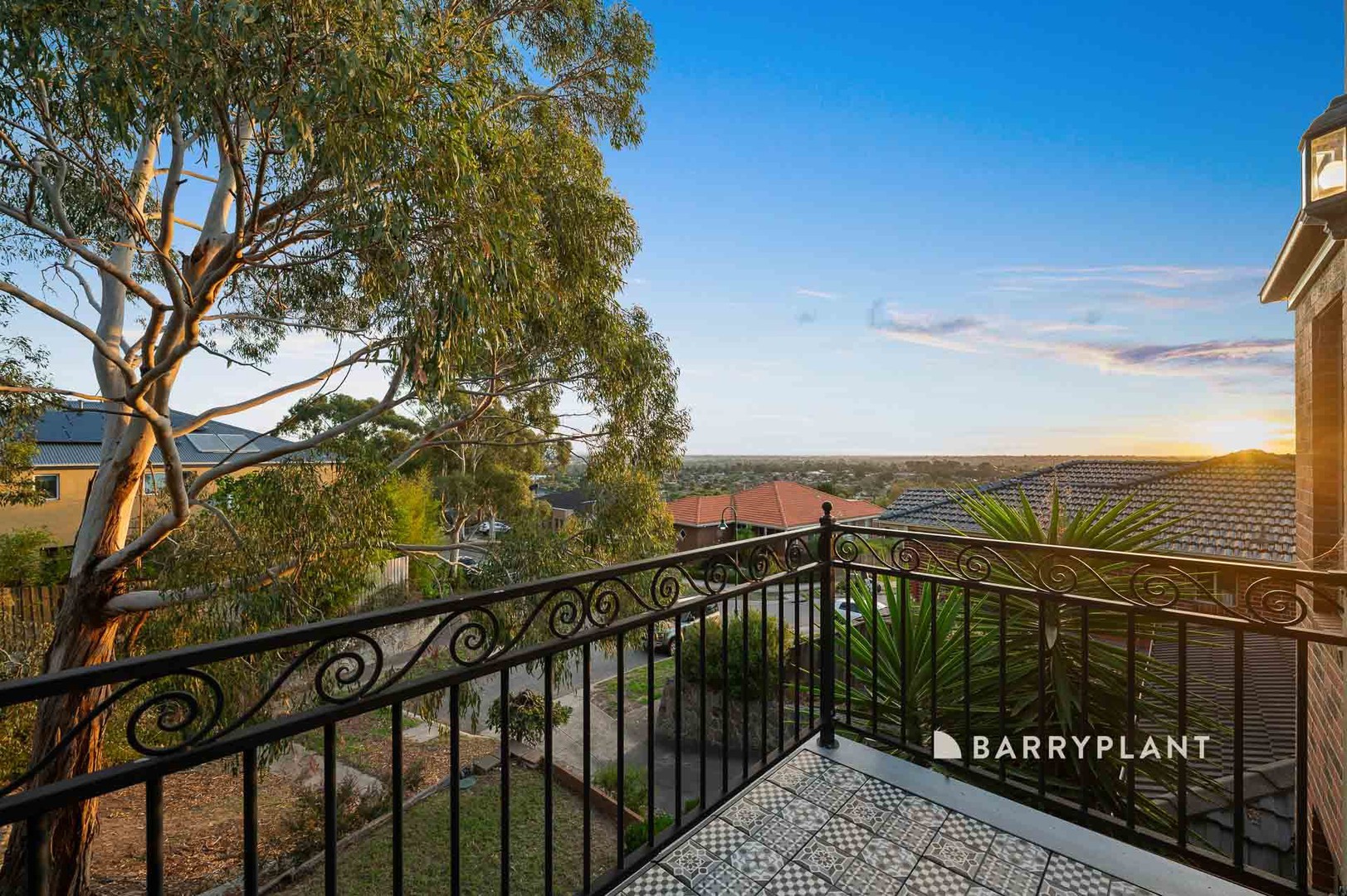 12 The Rise, Narre Warren North, VIC 3804 - Thumbnail 2 - 02/04/2025