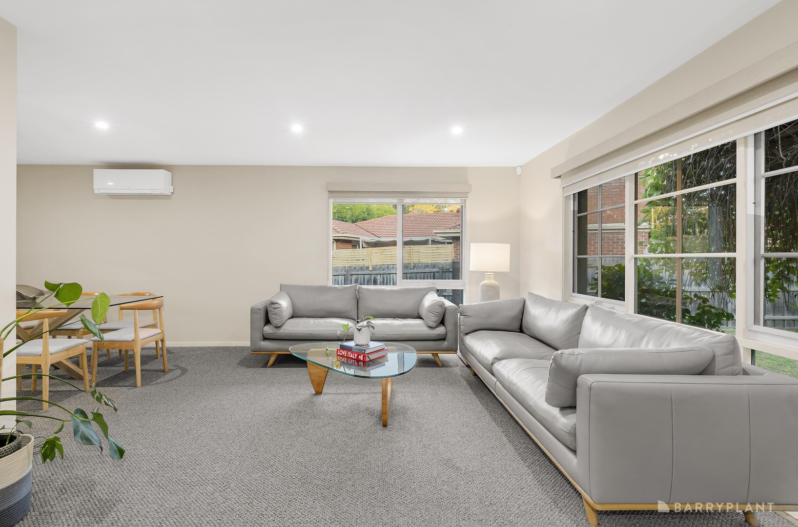 12 Tidcombe Crescent, Doncaster East, VIC 3109 - Thumbnail 2 - 24/09/2025