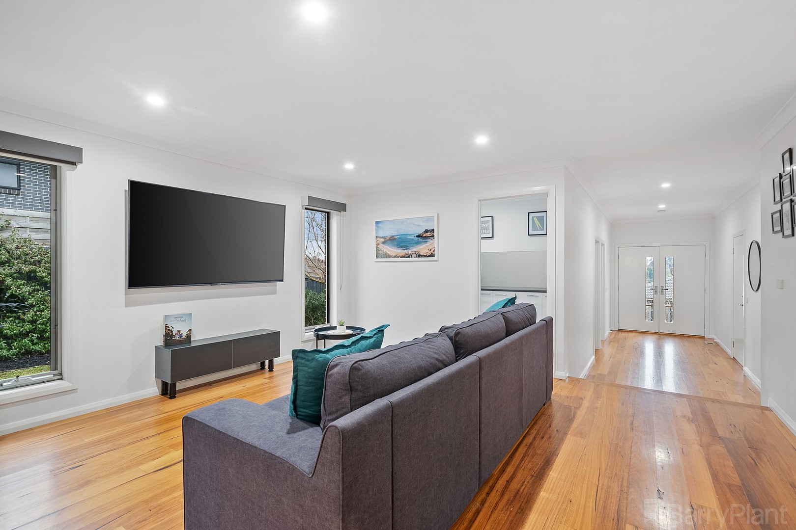 12 Tiverton Circuit, Mooroolbark, VIC 3138, Mooroolbark - Thumbnail 2