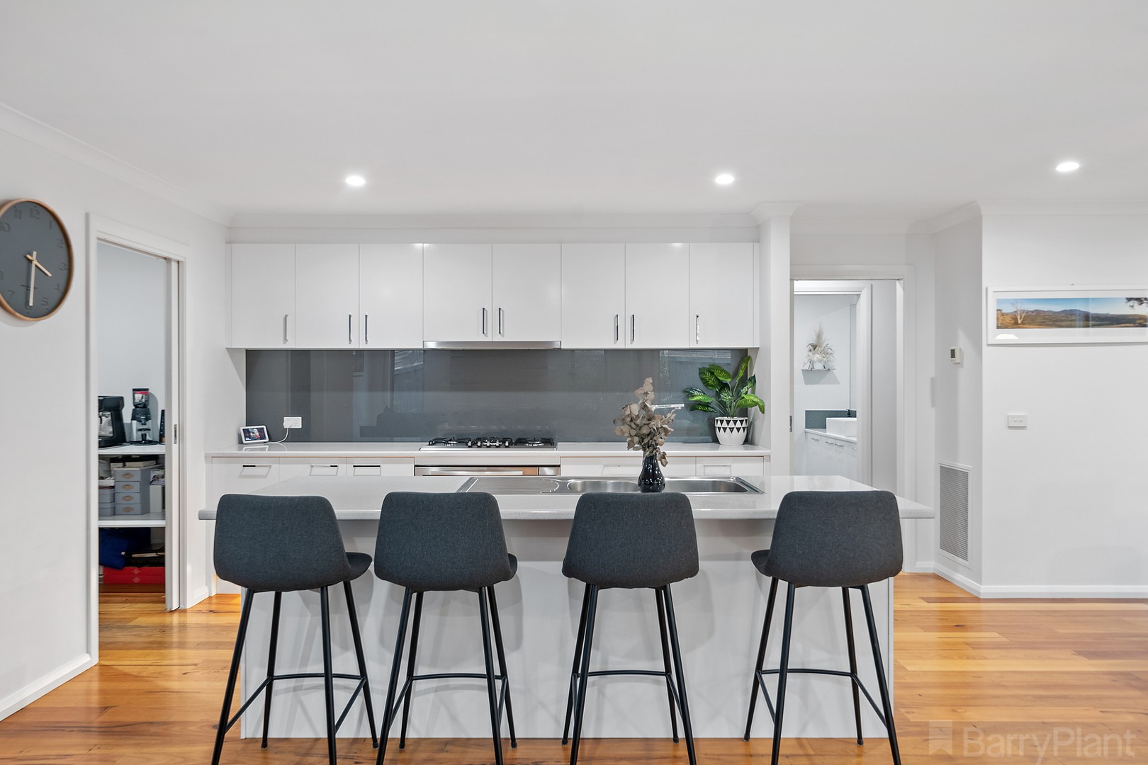 12 Tiverton Circuit, Mooroolbark, VIC 3138, Mooroolbark - Thumbnail 4