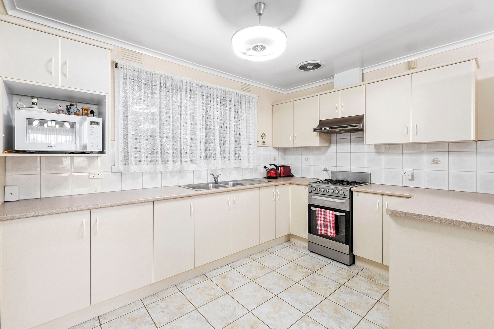 12 Towe Street, Avondale Heights, VIC 3034, Avondale Heights - Thumbnail 4
