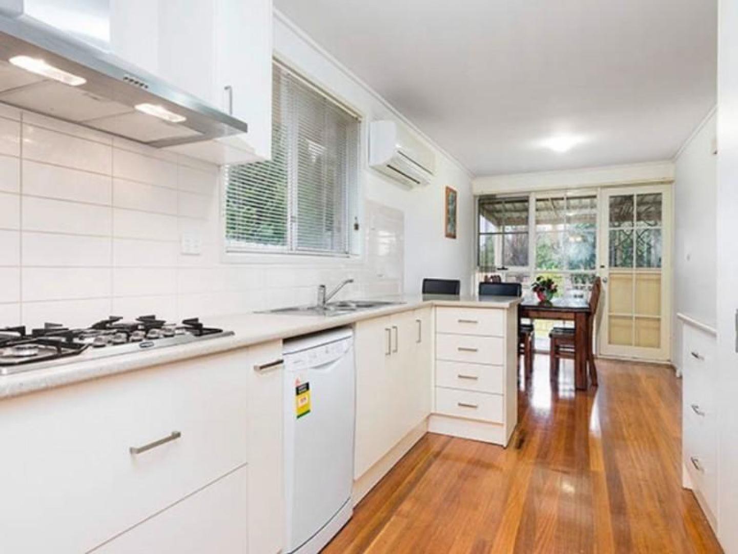12 Valley Court, Craigieburn, VIC 3064, Craigieburn - Thumbnail 2