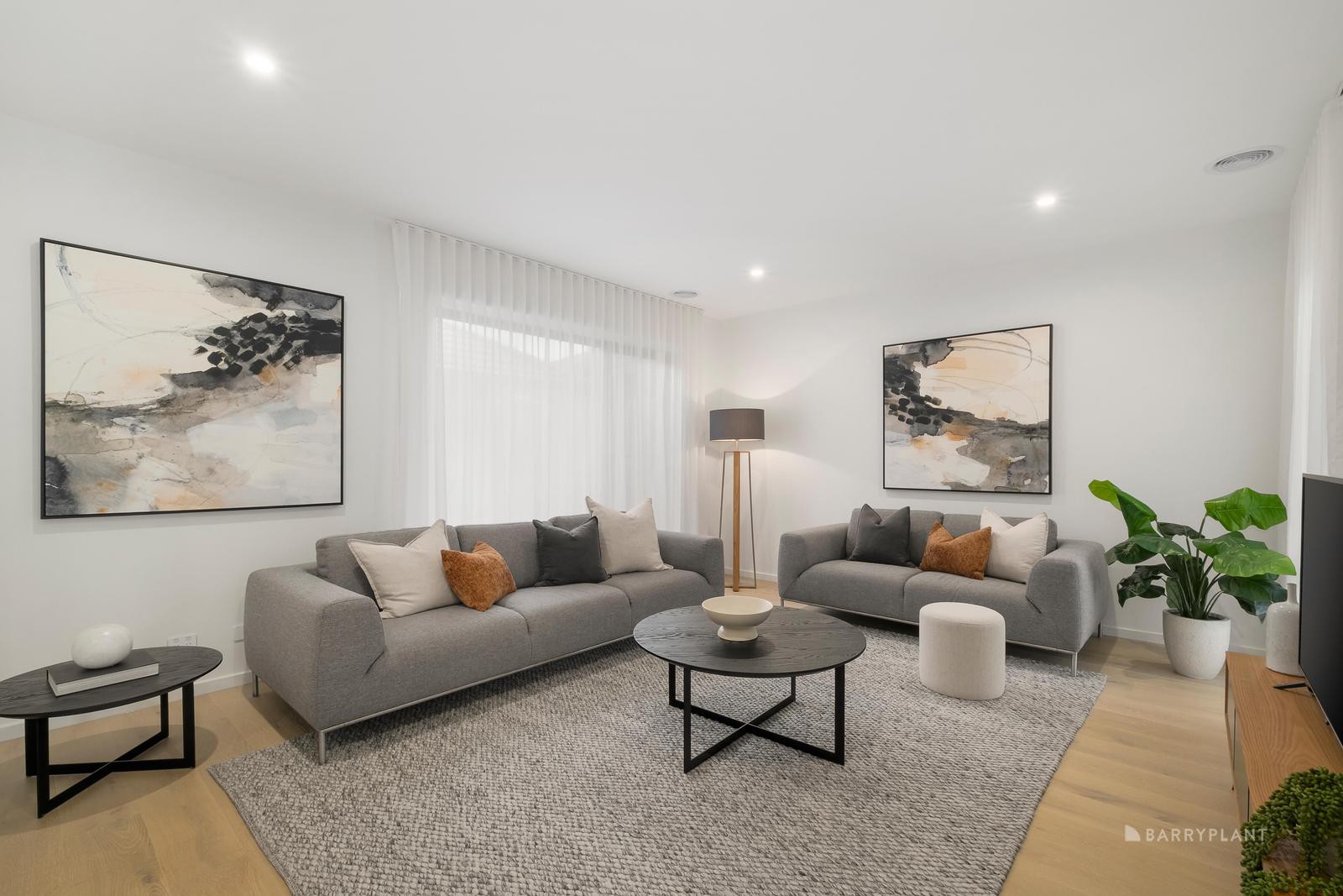 12 Verona Street, Vermont South, VIC 3133 - Thumbnail 2 - 07/08/2025