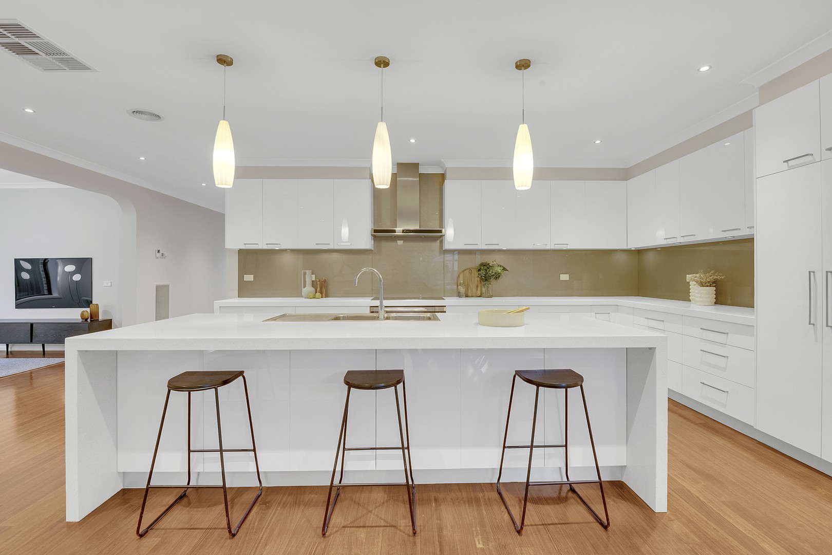 12 Viewside Crescent, Craigieburn, VIC 3064, Craigieburn - Thumbnail 3