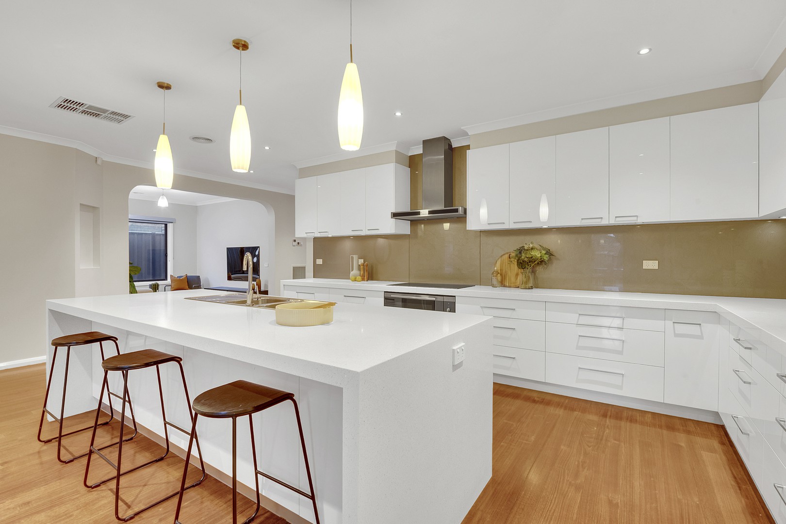 12 Viewside Crescent, Craigieburn, VIC 3064, Craigieburn - Thumbnail 5