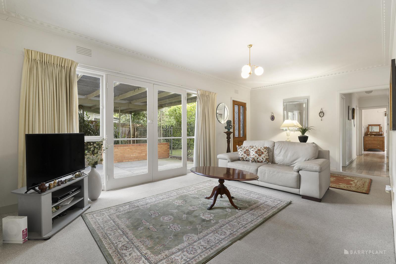 12 Violet Court, Blackburn South, VIC 3130 - Thumbnail 2 - 27/10/2023