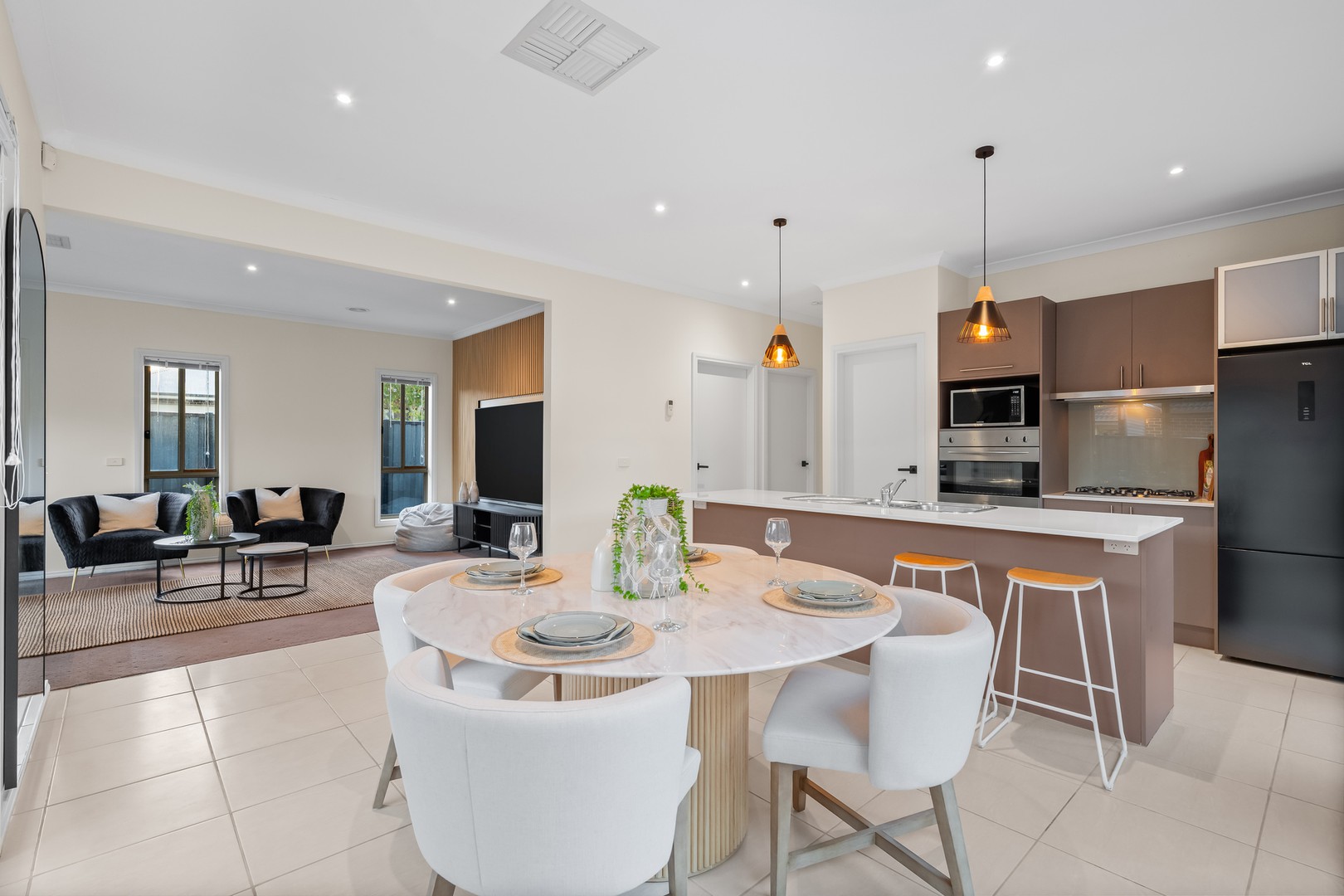 12 Viridian Drive, Hillside, VIC 3037 - Thumbnail 2 - 23/04/2026