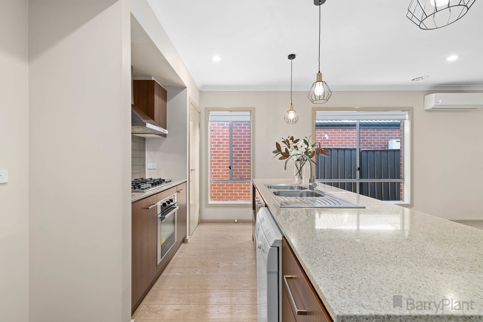 12 Waler Circuit, Clyde North, VIC 3978, Clyde North - Thumbnail 3