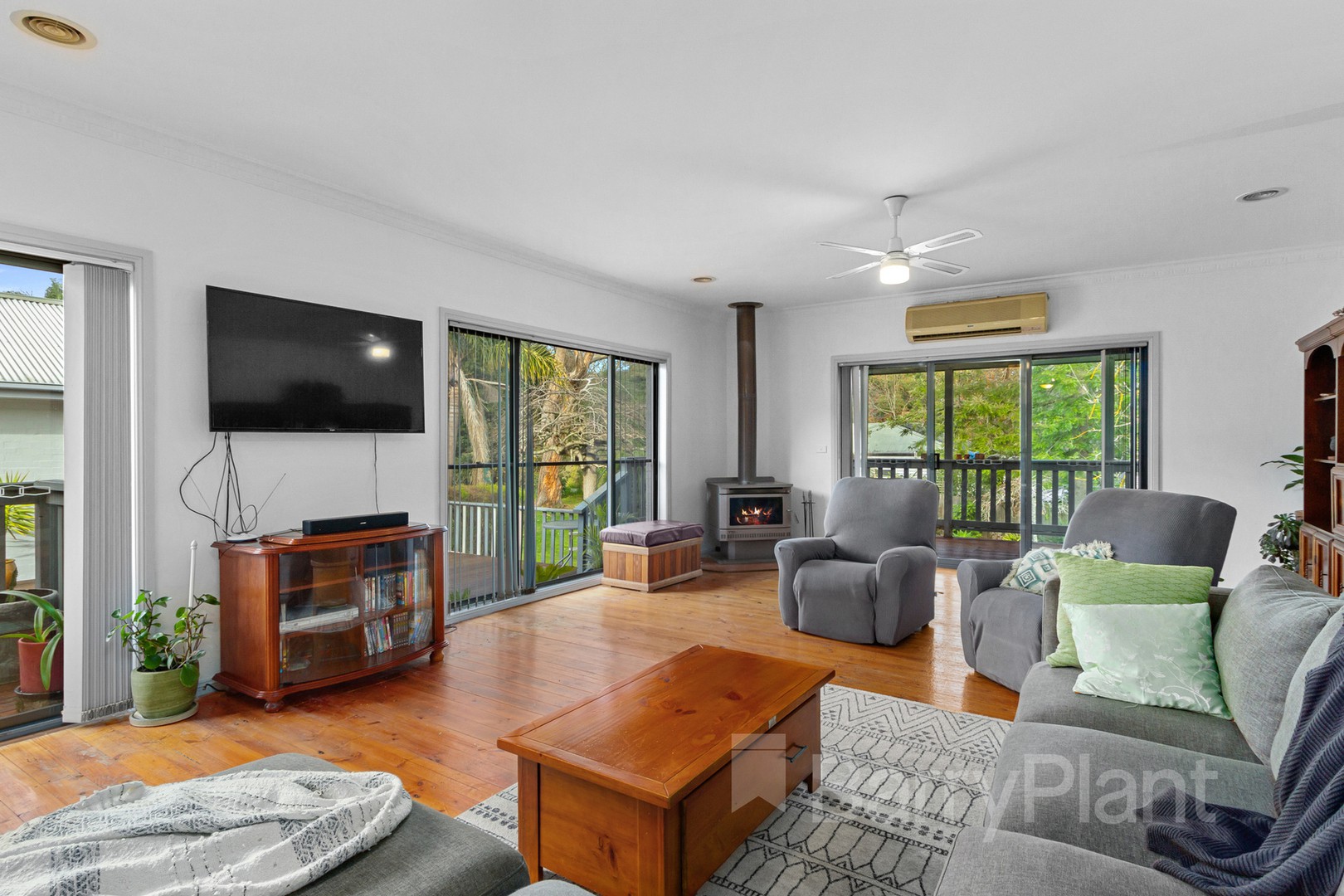 12 Welham Road, Mooroolbark, VIC 3138, Mooroolbark - Thumbnail 2