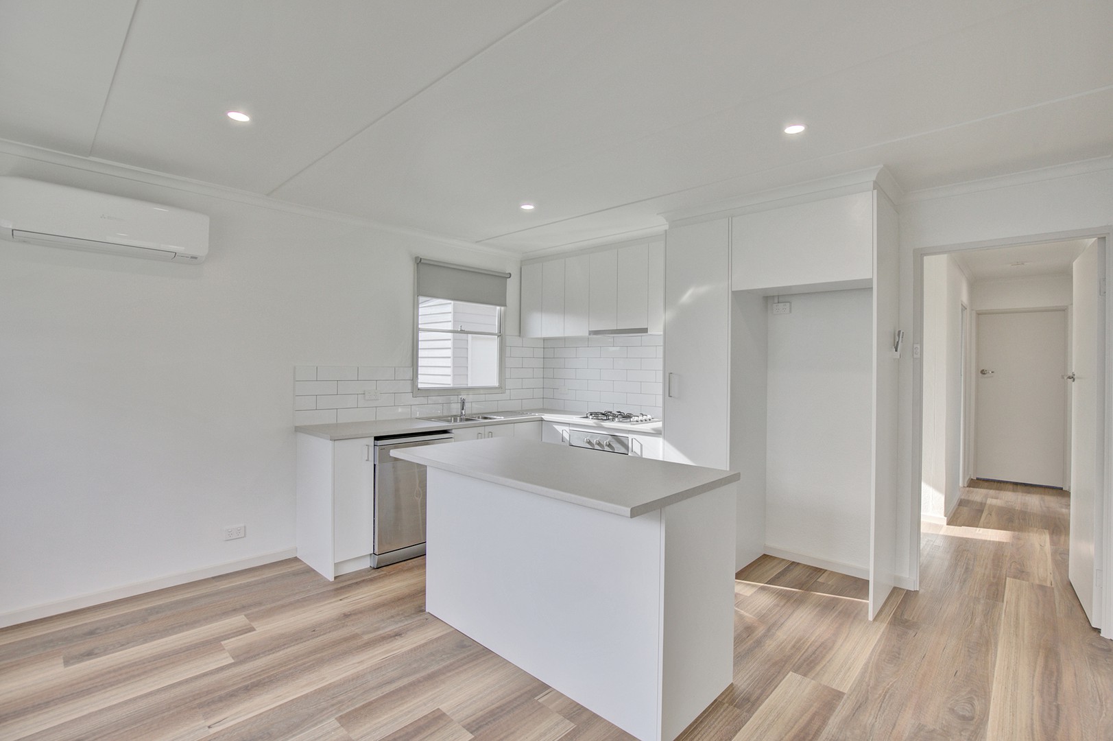 12 Westmere Crescent, Coolaroo, VIC 3048, Coolaroo - Thumbnail 2
