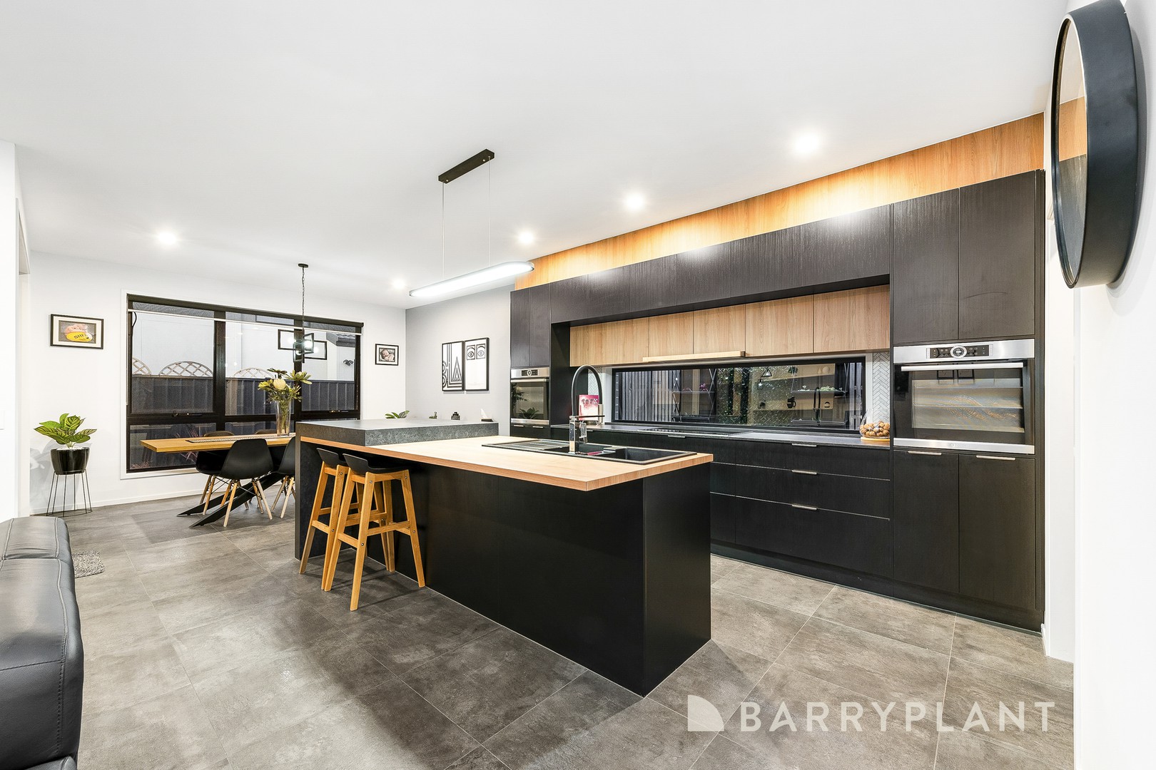 12 Willowmoore Grove, Tarneit, VIC 3029, Tarneit - Thumbnail 2