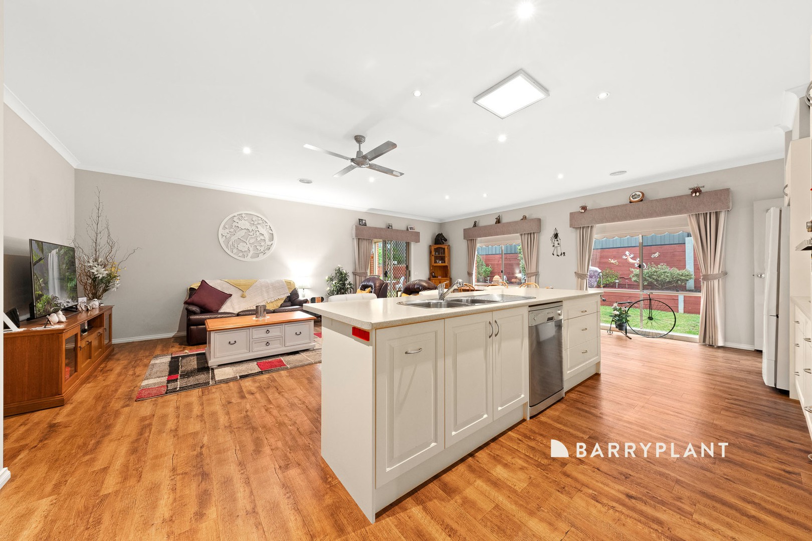 12 Windermere Boulevard, Pakenham, VIC 3810, Pakenham - Thumbnail 5
