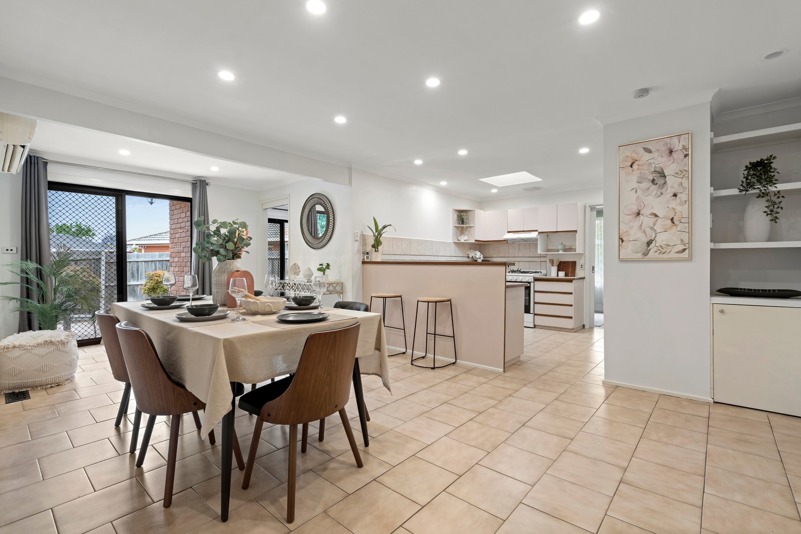 12 Woburn Close, Kealba, VIC 3021 - Thumbnail 2 - 23/12/2025