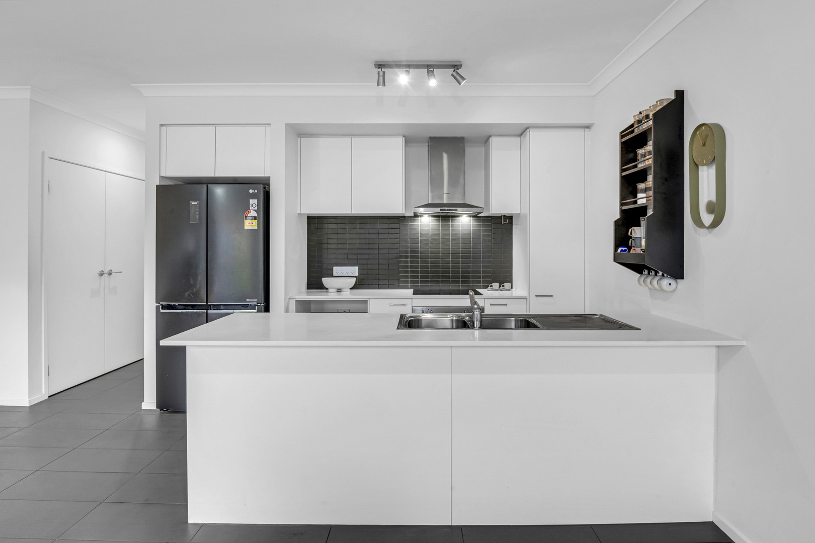 12 Wollemia Street, Craigieburn, VIC 3064, Craigieburn - Thumbnail 4