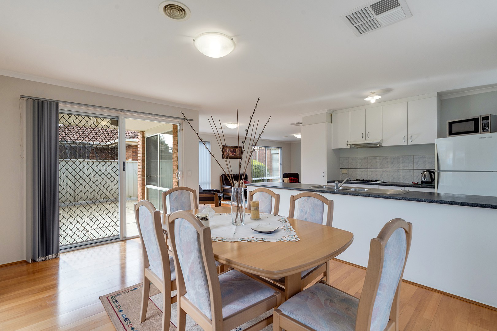 12 Woodlea Crescent, Craigieburn, VIC 3064, Craigieburn - Thumbnail 4