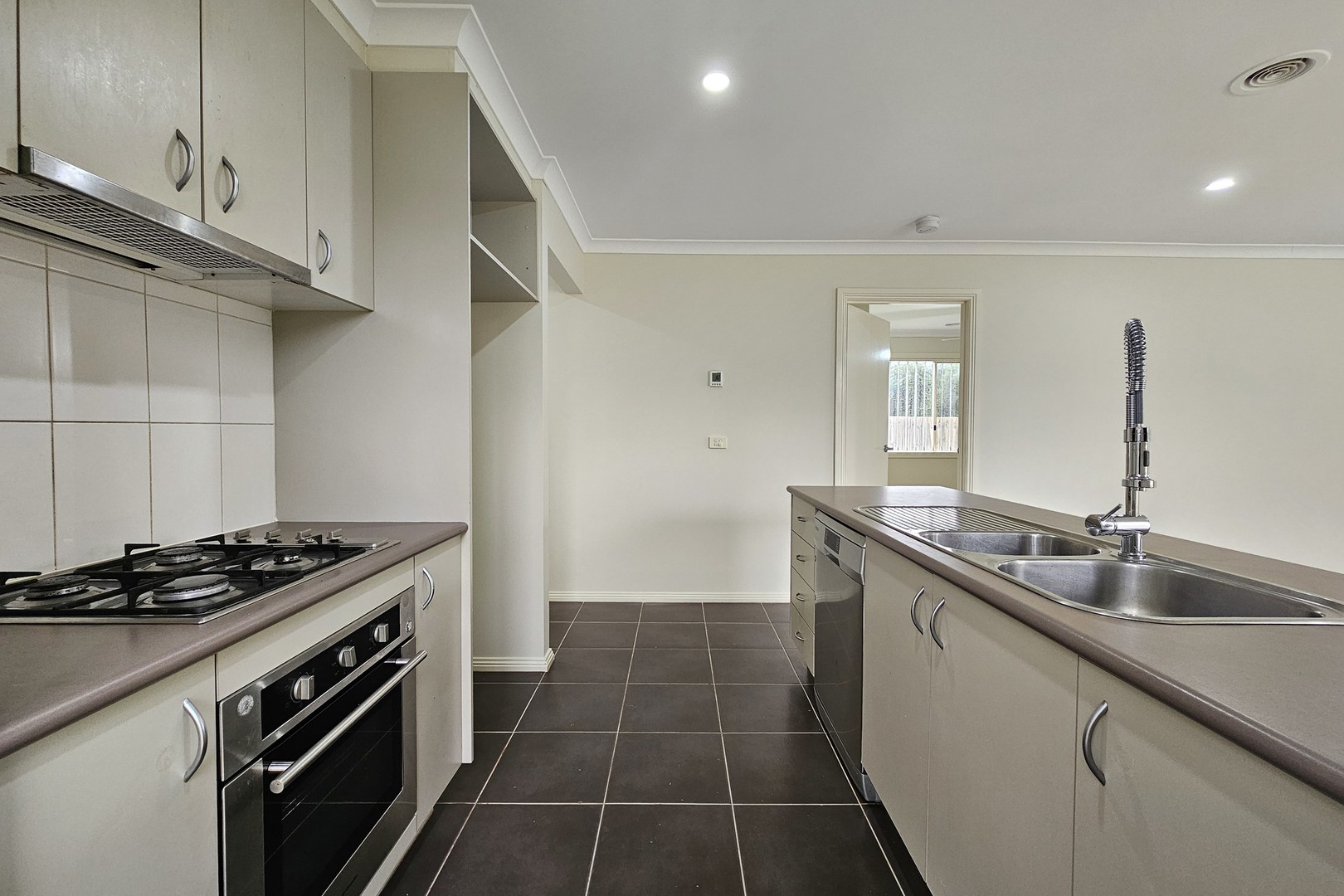 12 Wotan Place, Kurunjang, VIC 3337, Kurunjang - Thumbnail 4