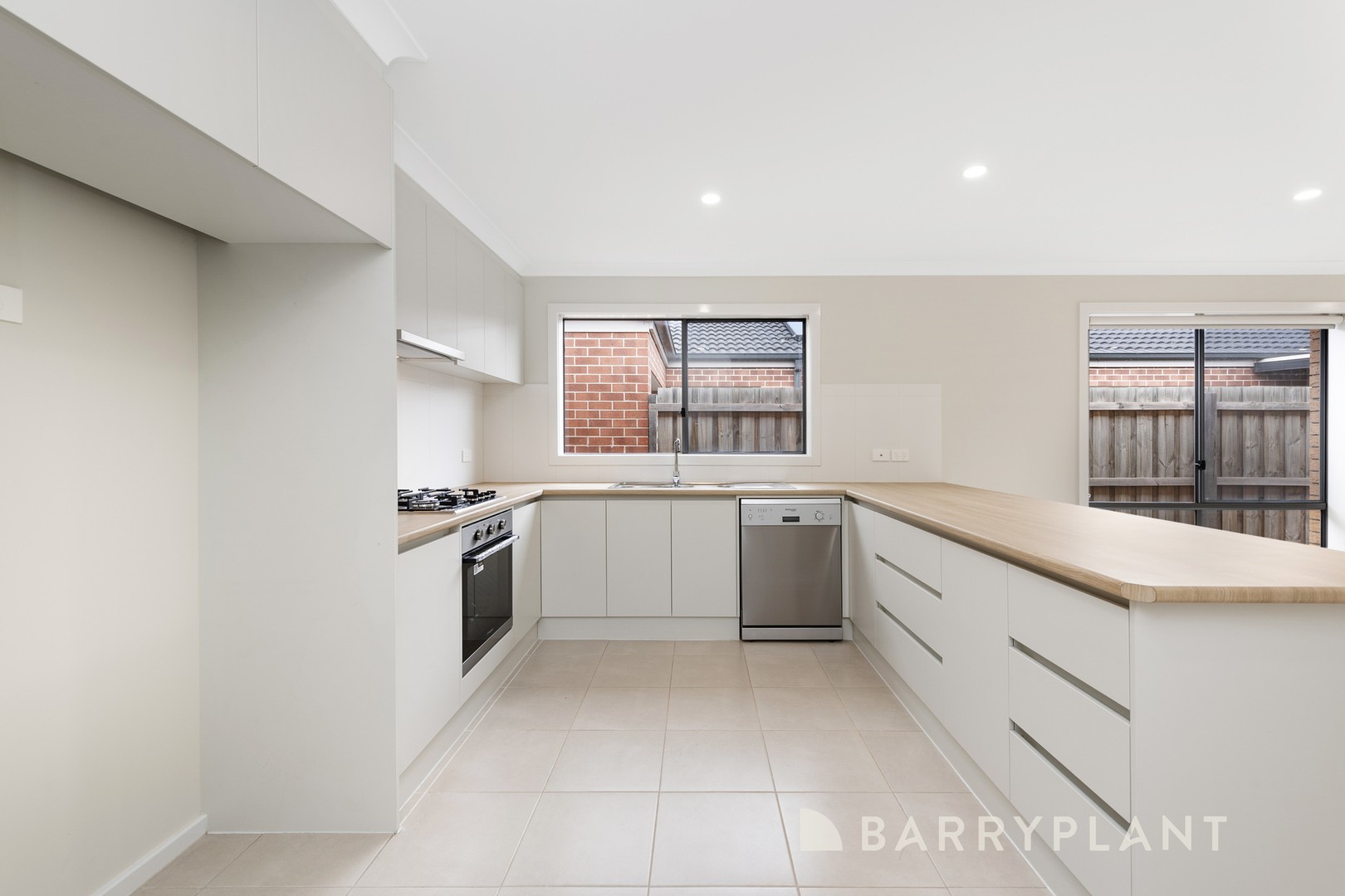12 Yvonne Way, Tarneit, VIC 3029, Tarneit - Thumbnail 4